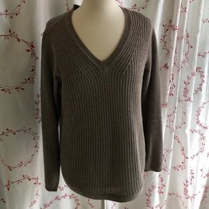 RD Style women’s V neck sweater, XL